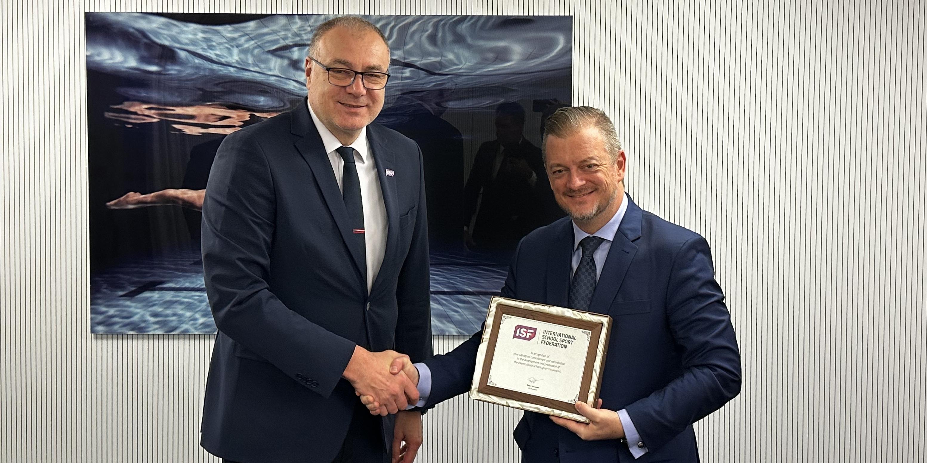 image00066 copy.jpeg ISF IPC Meeting Lausanne President